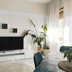 https://appartamento-via-tuscolana-a-50-metri-dalla-metro-a.it-romehotels.com