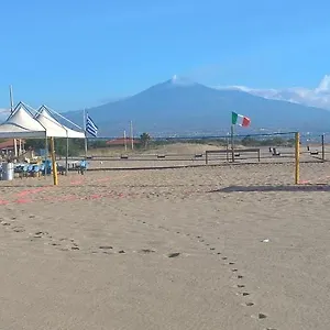 https://maryhouse-sea.taorminaitalyhotels.com