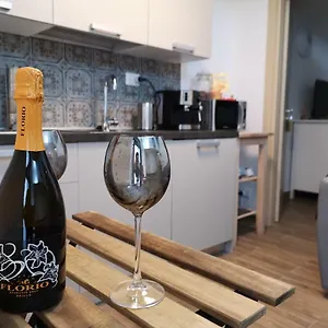 https://frida-one-bedroom-apartment-by-piazza-duomo.taorminaitalyhotels.com